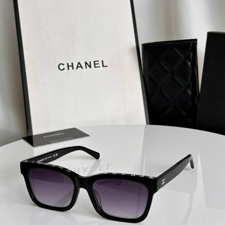 Picture of Chanel Sunglasses _SKUfw79480329fw